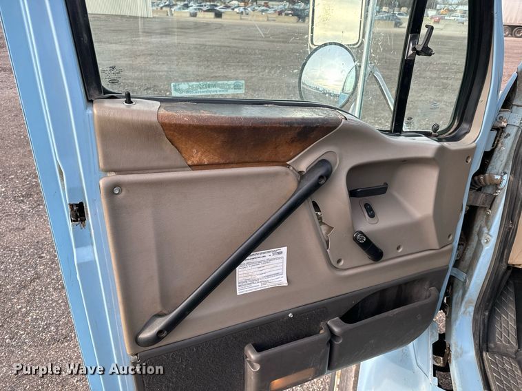 image for item NI9712 2007 Sterling L9500  roll-off container truck