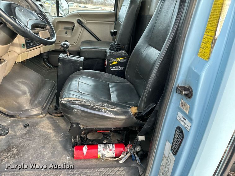 image for item NI9712 2007 Sterling L9500  roll-off container truck