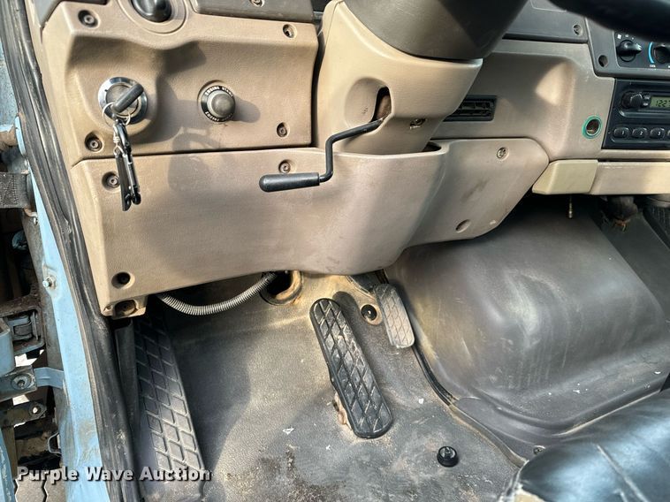 image for item NI9712 2007 Sterling L9500  roll-off container truck