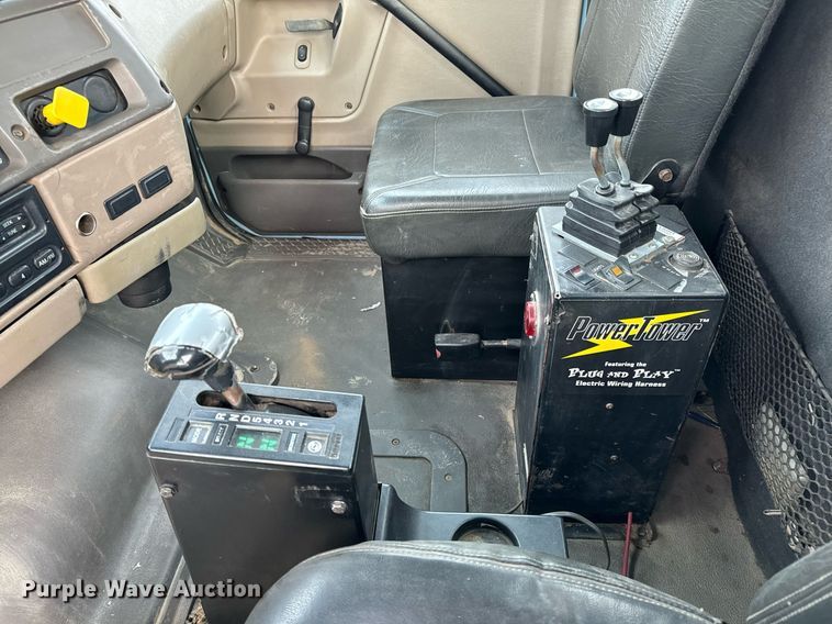 image for item NI9712 2007 Sterling L9500  roll-off container truck