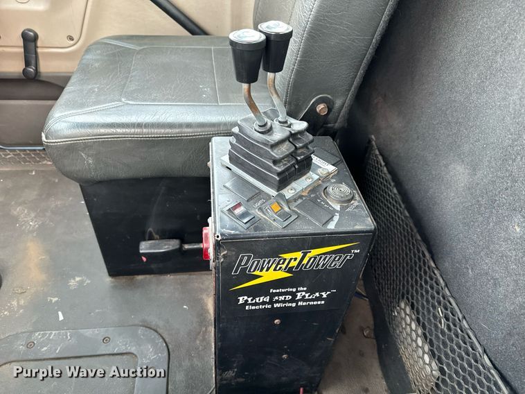 image for item NI9712 2007 Sterling L9500  roll-off container truck