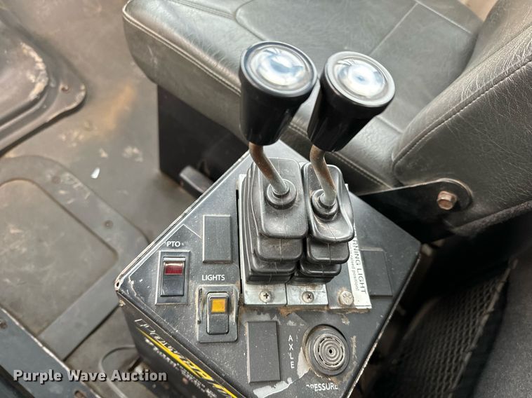 image for item NI9712 2007 Sterling L9500  roll-off container truck