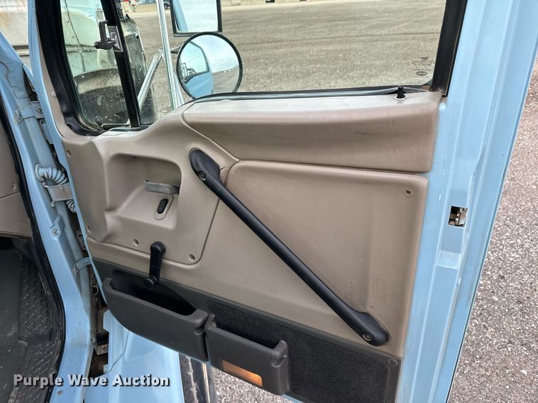 image for item NI9712 2007 Sterling L9500  roll-off container truck