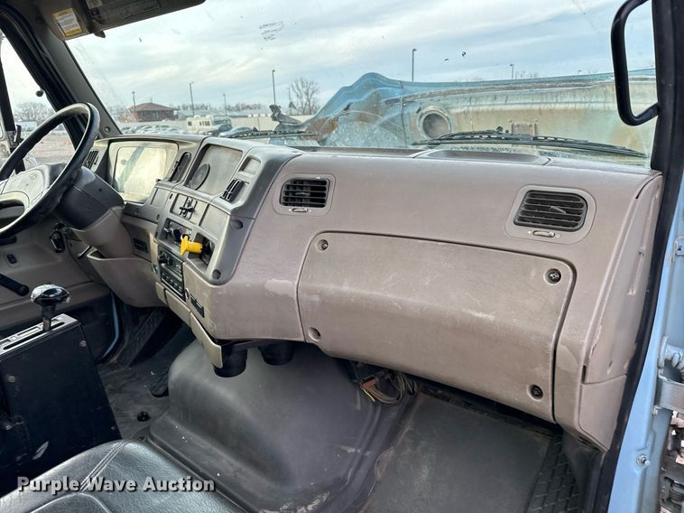 image for item NI9712 2007 Sterling L9500  roll-off container truck