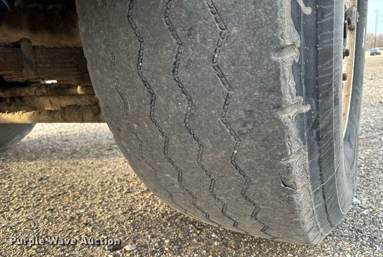 image for item NI9712 2007 Sterling L9500  roll-off container truck