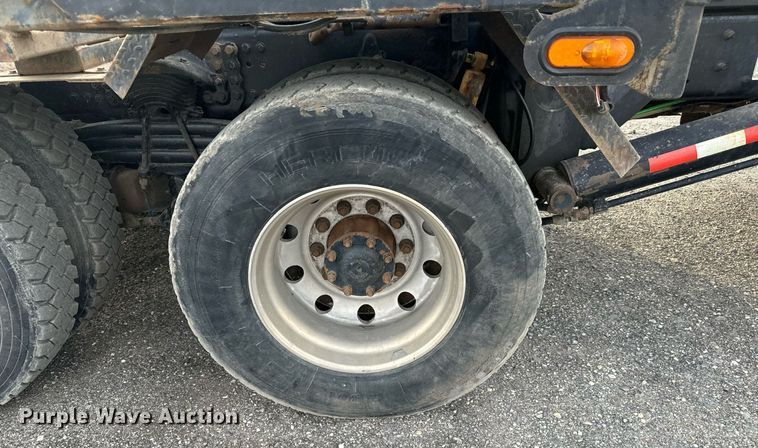 image for item NI9712 2007 Sterling L9500  roll-off container truck