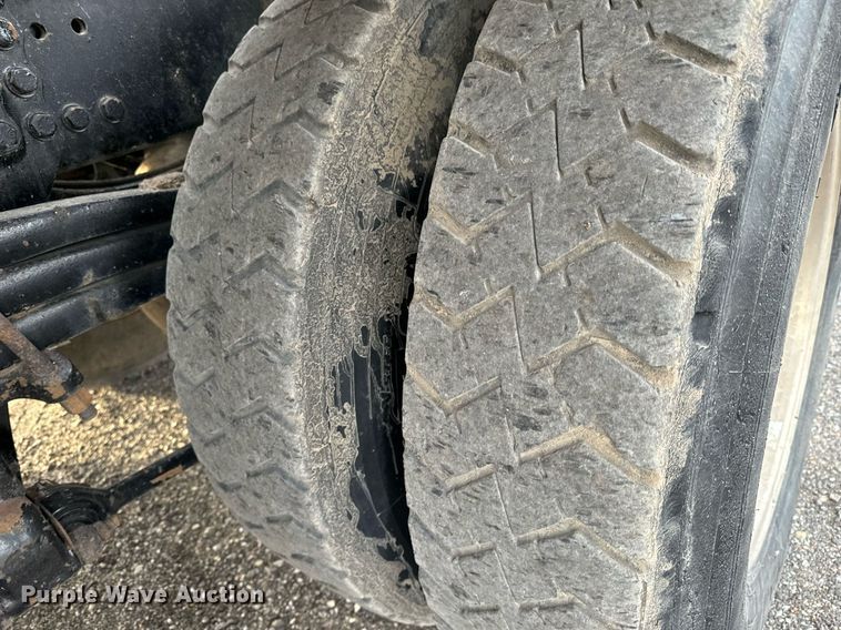 image for item NI9712 2007 Sterling L9500  roll-off container truck