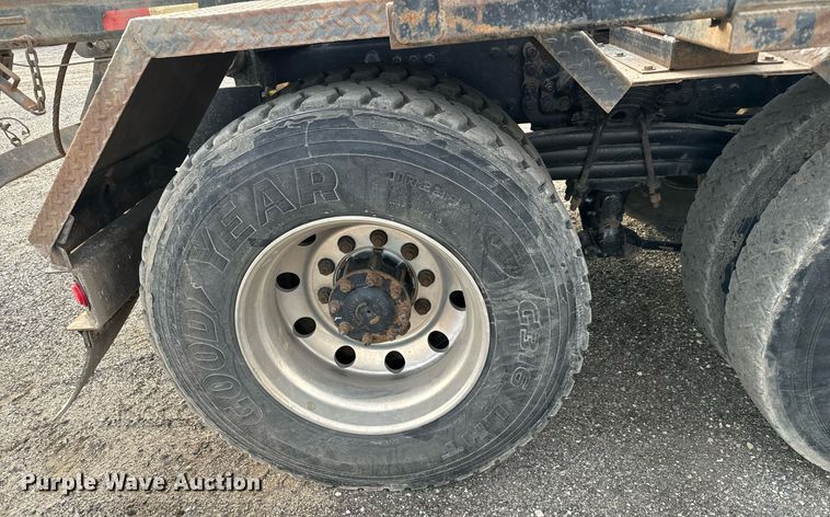 image for item NI9712 2007 Sterling L9500  roll-off container truck