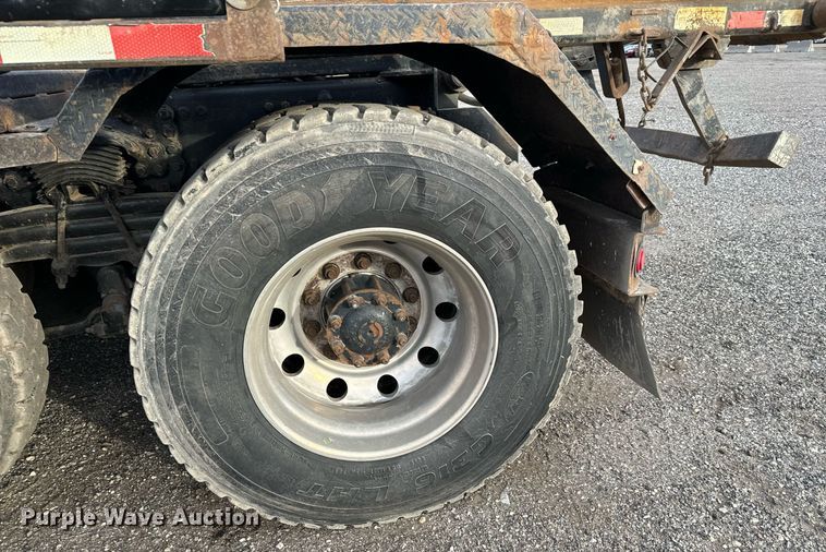 image for item NI9712 2007 Sterling L9500  roll-off container truck