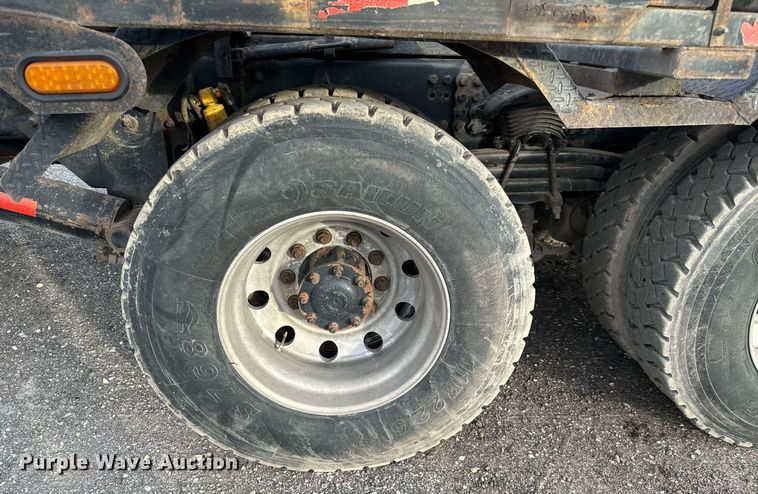 image for item NI9712 2007 Sterling L9500  roll-off container truck