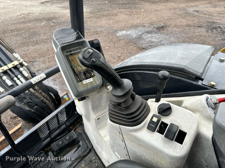 image for item NI9717 2015 John Deere 35G  mini excavator