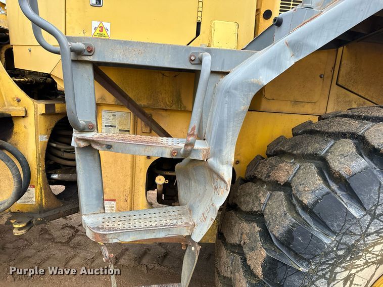 image for item NM9223 1999 Komatsu  WA450 wheel loader
