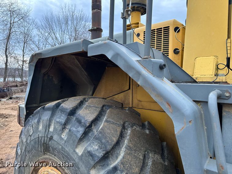 image for item NM9223 1999 Komatsu  WA450 wheel loader
