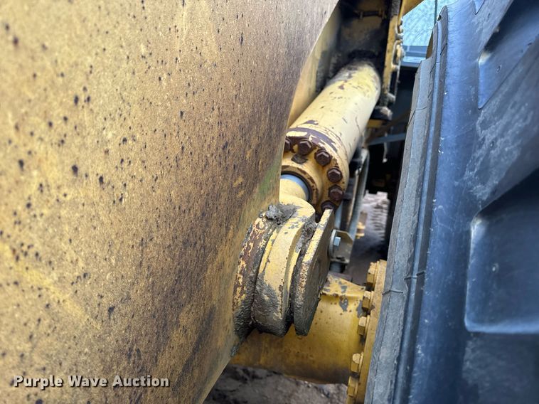 image for item NM9223 1999 Komatsu  WA450 wheel loader