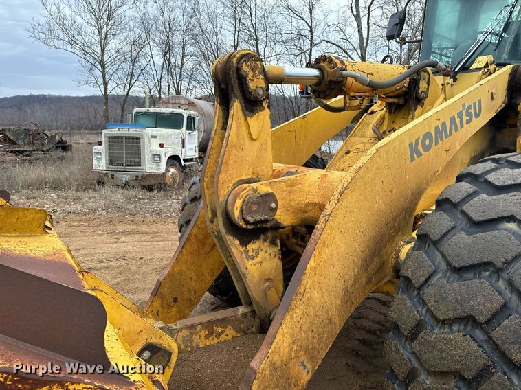 image for item NM9223 1999 Komatsu  WA450 wheel loader