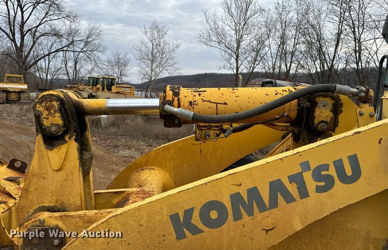 image for item NM9223 1999 Komatsu  WA450 wheel loader