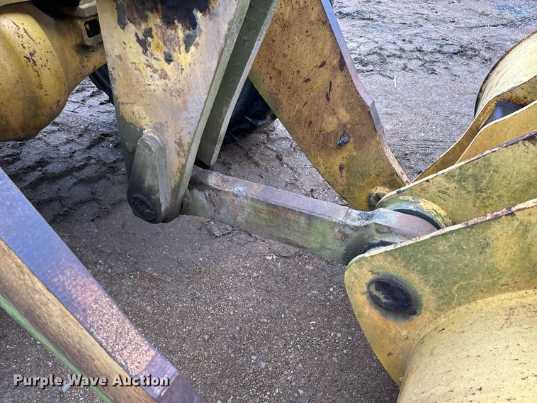 image for item NM9223 1999 Komatsu  WA450 wheel loader