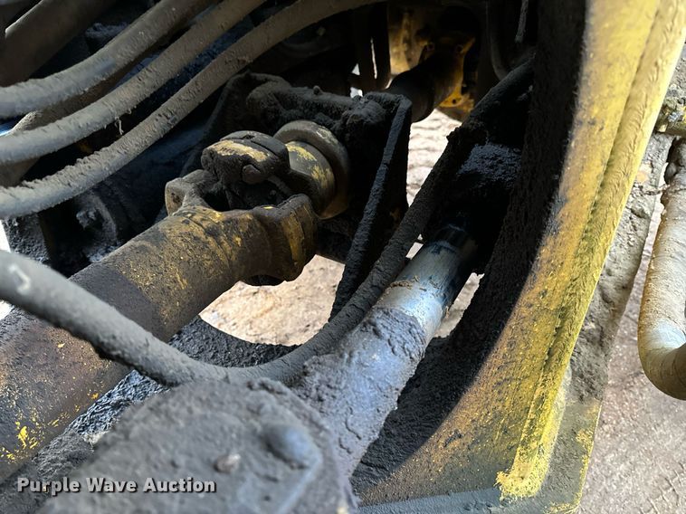 image for item NM9223 1999 Komatsu  WA450 wheel loader