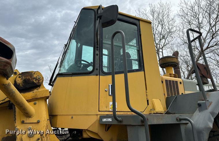 image for item NM9223 1999 Komatsu  WA450 wheel loader