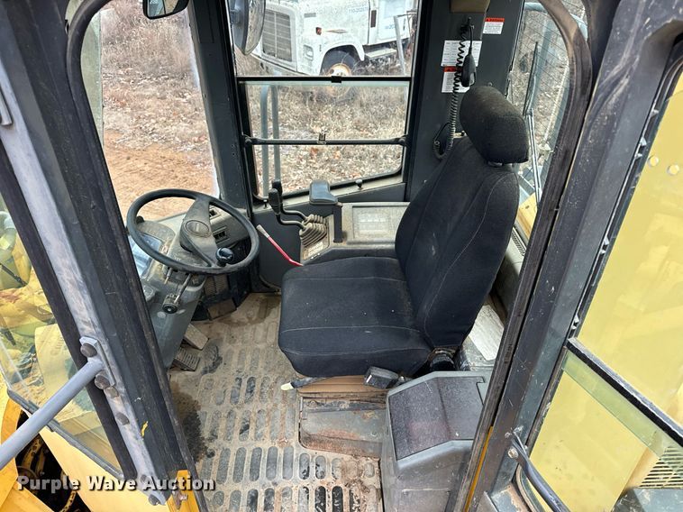 image for item NM9223 1999 Komatsu  WA450 wheel loader