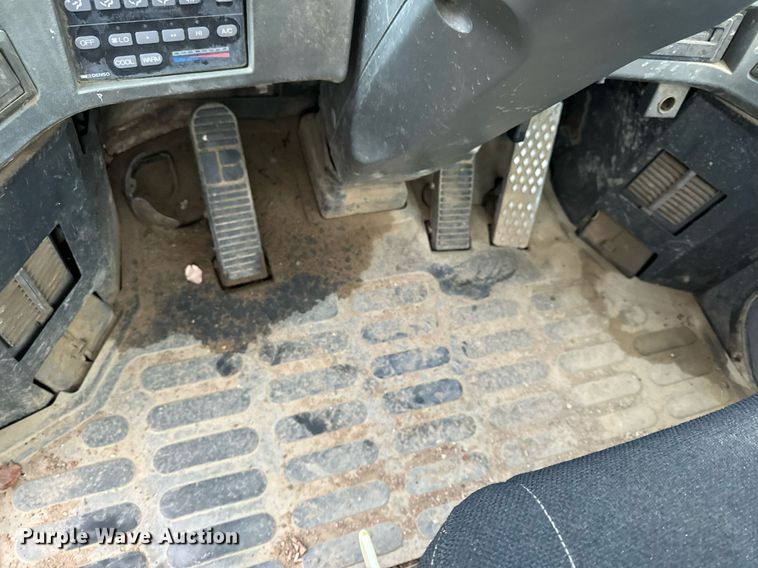 image for item NM9223 1999 Komatsu  WA450 wheel loader