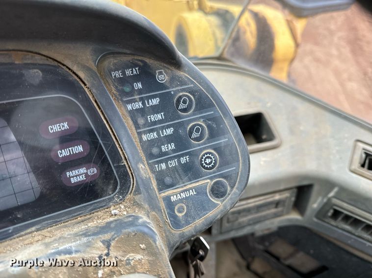 image for item NM9223 1999 Komatsu  WA450 wheel loader