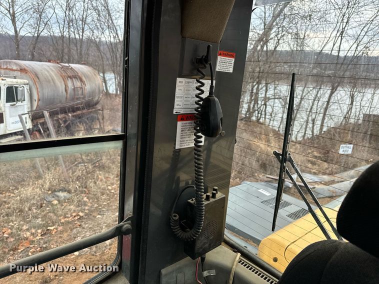 image for item NM9223 1999 Komatsu  WA450 wheel loader