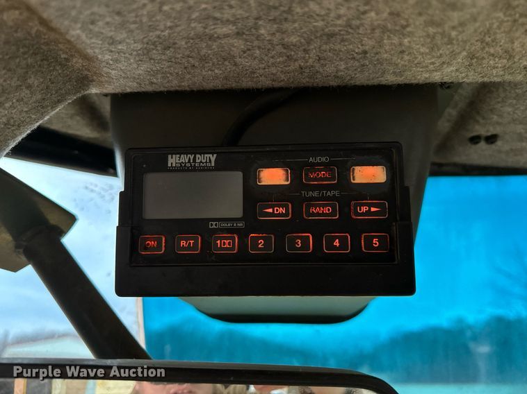 image for item NM9223 1999 Komatsu  WA450 wheel loader