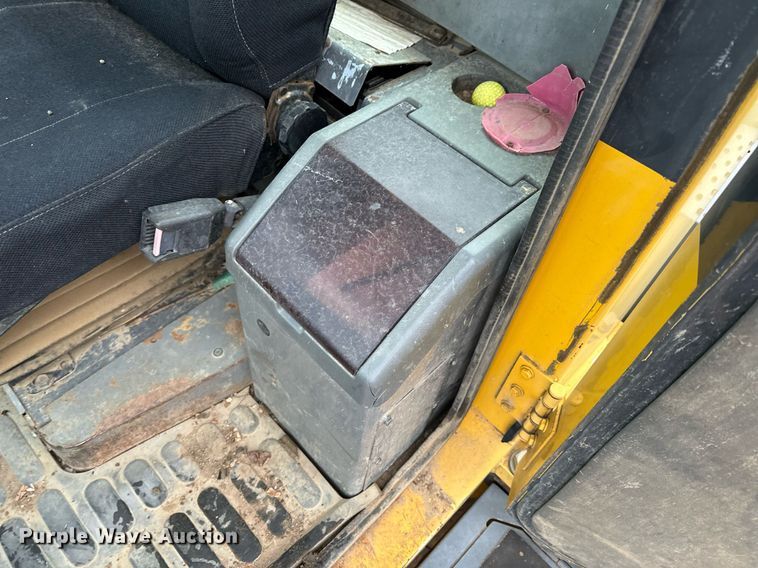 image for item NM9223 1999 Komatsu  WA450 wheel loader