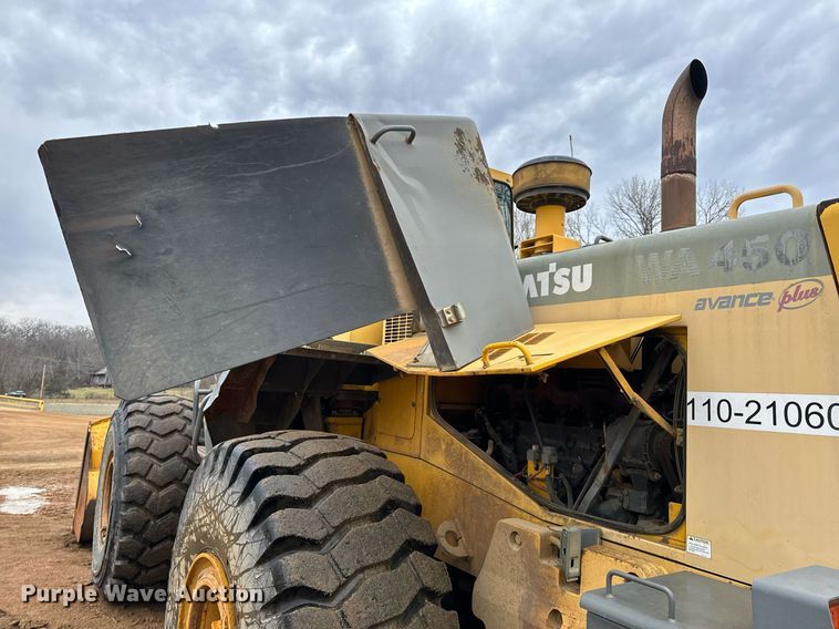 image for item NM9223 1999 Komatsu  WA450 wheel loader