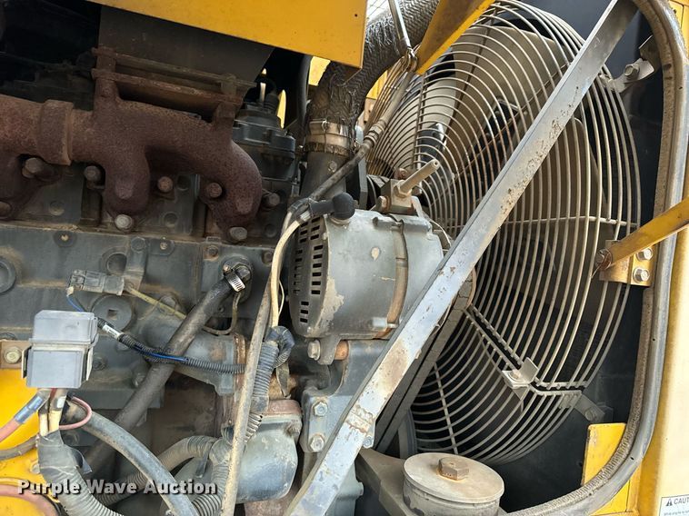 image for item NM9223 1999 Komatsu  WA450 wheel loader