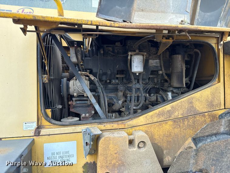 image for item NM9223 1999 Komatsu  WA450 wheel loader