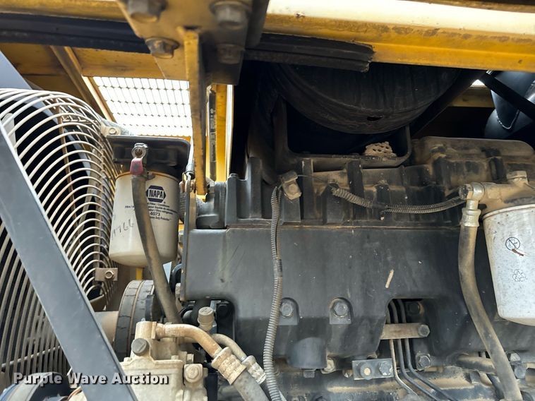 image for item NM9223 1999 Komatsu  WA450 wheel loader