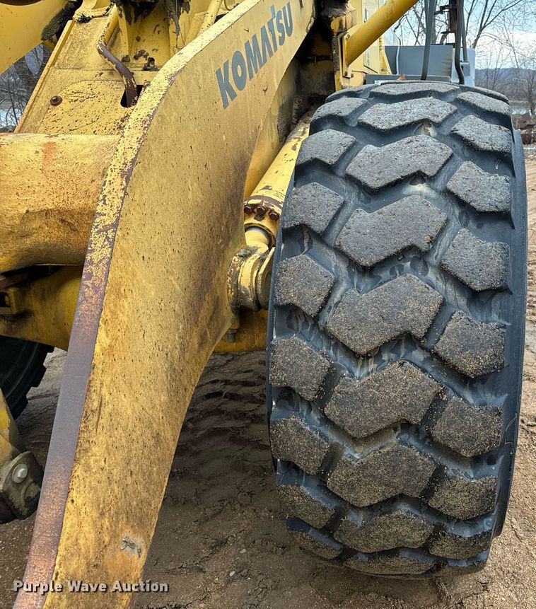 image for item NM9223 1999 Komatsu  WA450 wheel loader