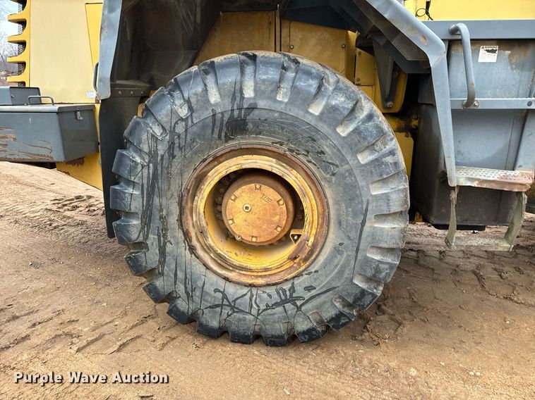 image for item NM9223 1999 Komatsu  WA450 wheel loader