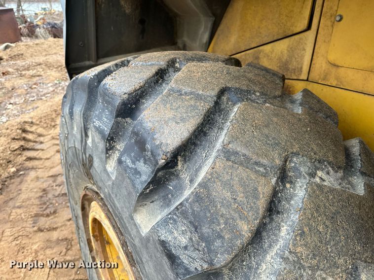 image for item NM9223 1999 Komatsu  WA450 wheel loader