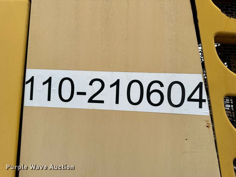 image for item NM9223 1999 Komatsu  WA450 wheel loader