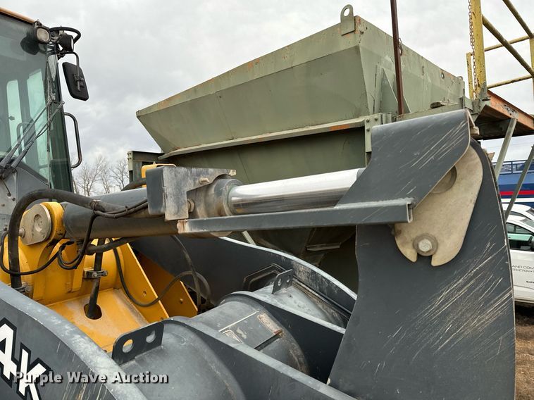 image for item NM9225 2011 John Deere 644K wheel loader
