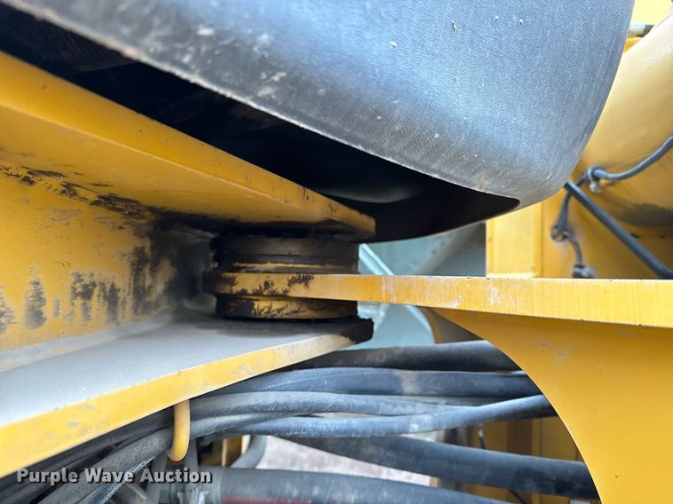 image for item NM9225 2011 John Deere 644K wheel loader