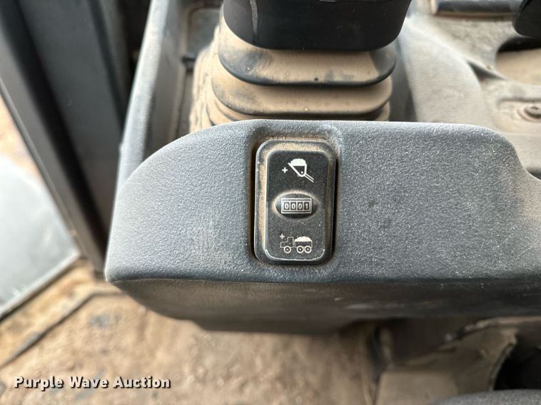 image for item NM9225 2011 John Deere 644K wheel loader