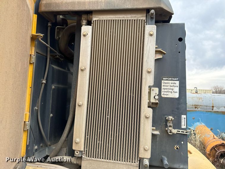 image for item NM9225 2011 John Deere 644K wheel loader