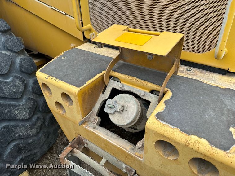 image for item NM9225 2011 John Deere 644K wheel loader