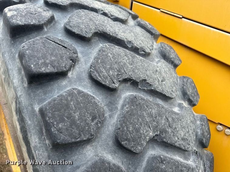 image for item NM9225 2011 John Deere 644K wheel loader