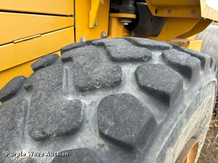 image for item NM9225 2011 John Deere 644K wheel loader