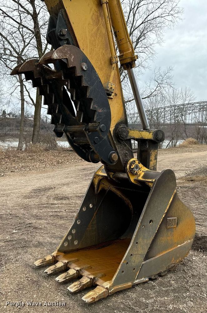 image for item NM9231 2002 Caterpillar 322C L excavator