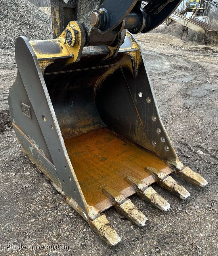 image for item NM9231 2002 Caterpillar 322C L excavator