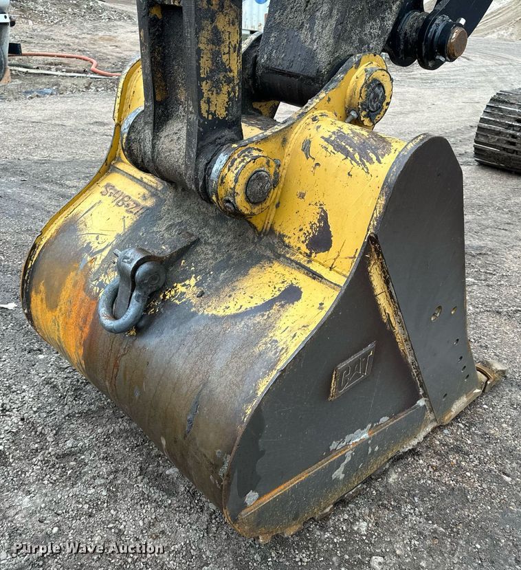 image for item NM9231 2002 Caterpillar 322C L excavator
