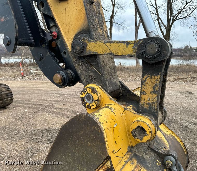 image for item NM9231 2002 Caterpillar 322C L excavator