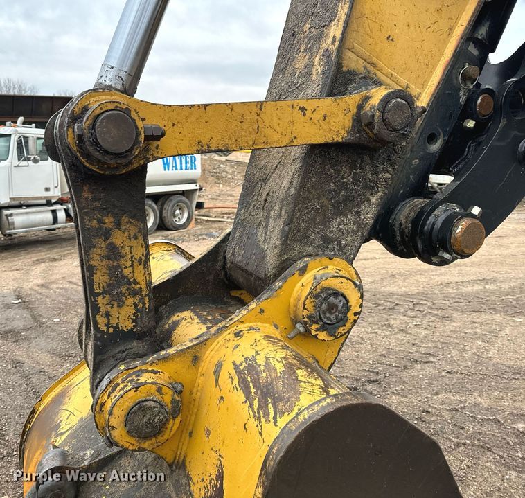 image for item NM9231 2002 Caterpillar 322C L excavator