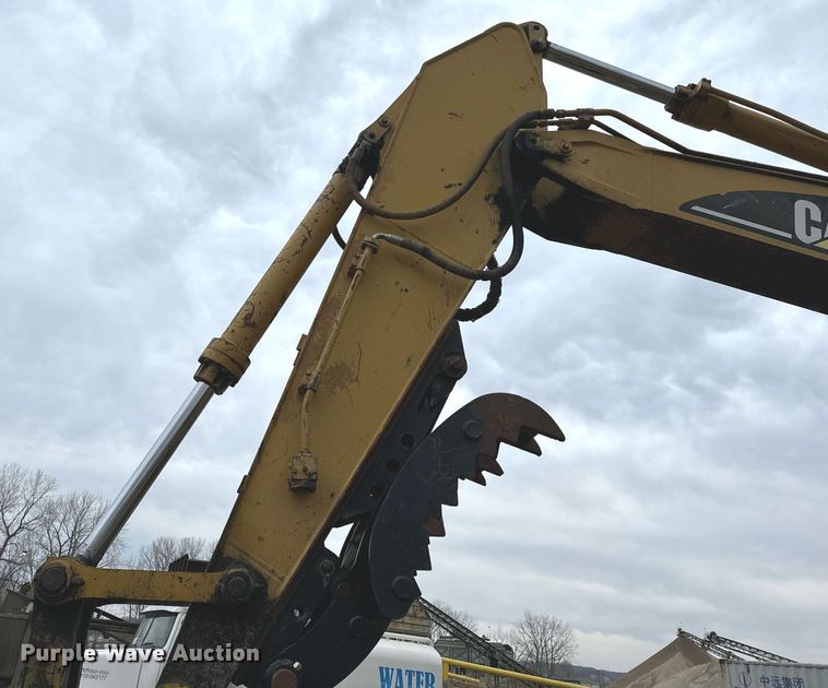 image for item NM9231 2002 Caterpillar 322C L excavator